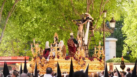 Imágenes de las procesiones de hacen estación de penitencia Imágenes de las procesiones de hacen estación de penitencia