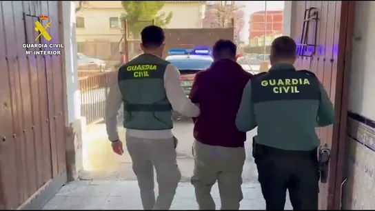 Detenidas tres personas que se hacían pasar por repartidores para asaltar viviendas Detenidas tres personas que se hacían pasar por repartidores para asaltar viviendas