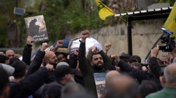 Entierro de un periodista asesinado en L&iacute;bano