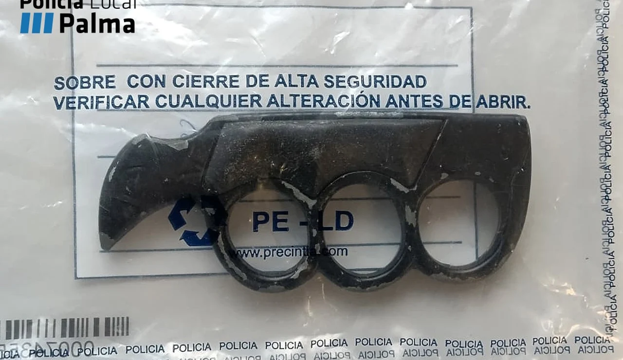 Detenido por agredir con un puño americano a los policías que trataban de atenderle en Palma