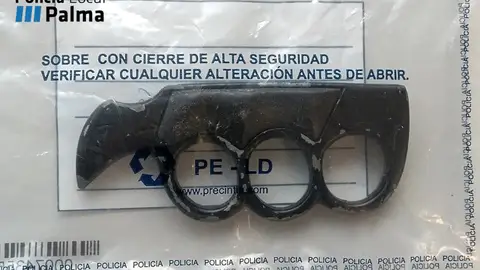 Detenido por agredir con un puño americano a los policías que trataban de atenderle en Palma Detenido por agredir con un puño americano a los policías que trataban de atenderle en Palma