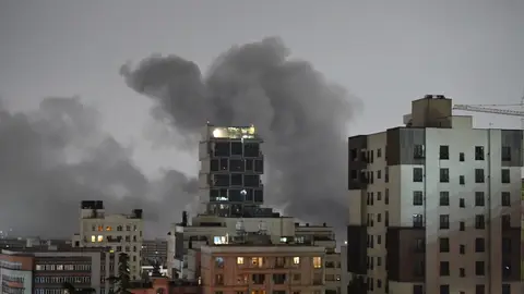 Imagen de archivo de un ataque contra edificios en Teherán (Irán) Imagen de archivo de un ataque contra edificios en Teherán (Irán)