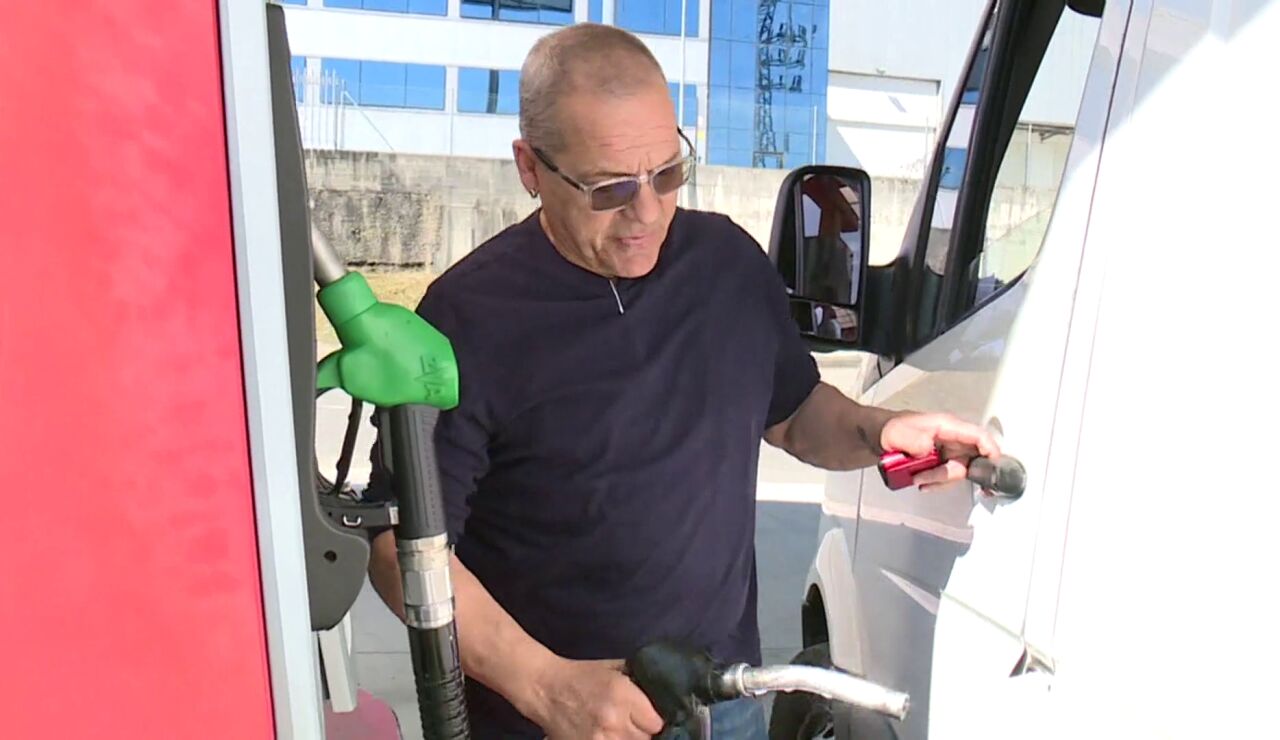 La rebaja en el precio de los combustibles no logra contentar a los conductores 