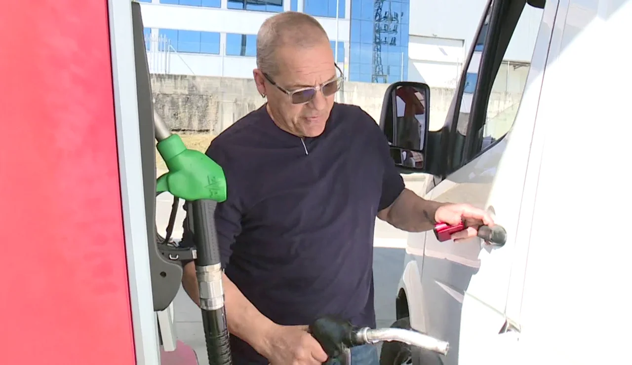 La rebaja en el precio de los combustibles no logra contentar a los conductores