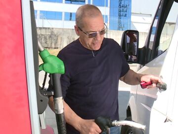 La rebaja en el precio de los combustibles no logra contentar a los conductores 