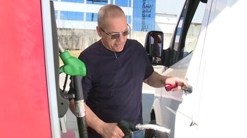 La rebaja en el precio de los combustibles no logra contentar a los conductores 