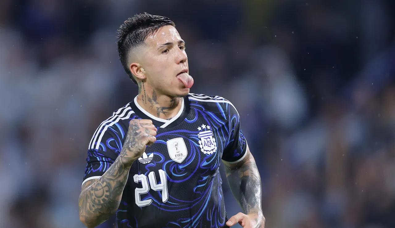 Enzo Fernández celebra su gol a Mauritania con Argentina