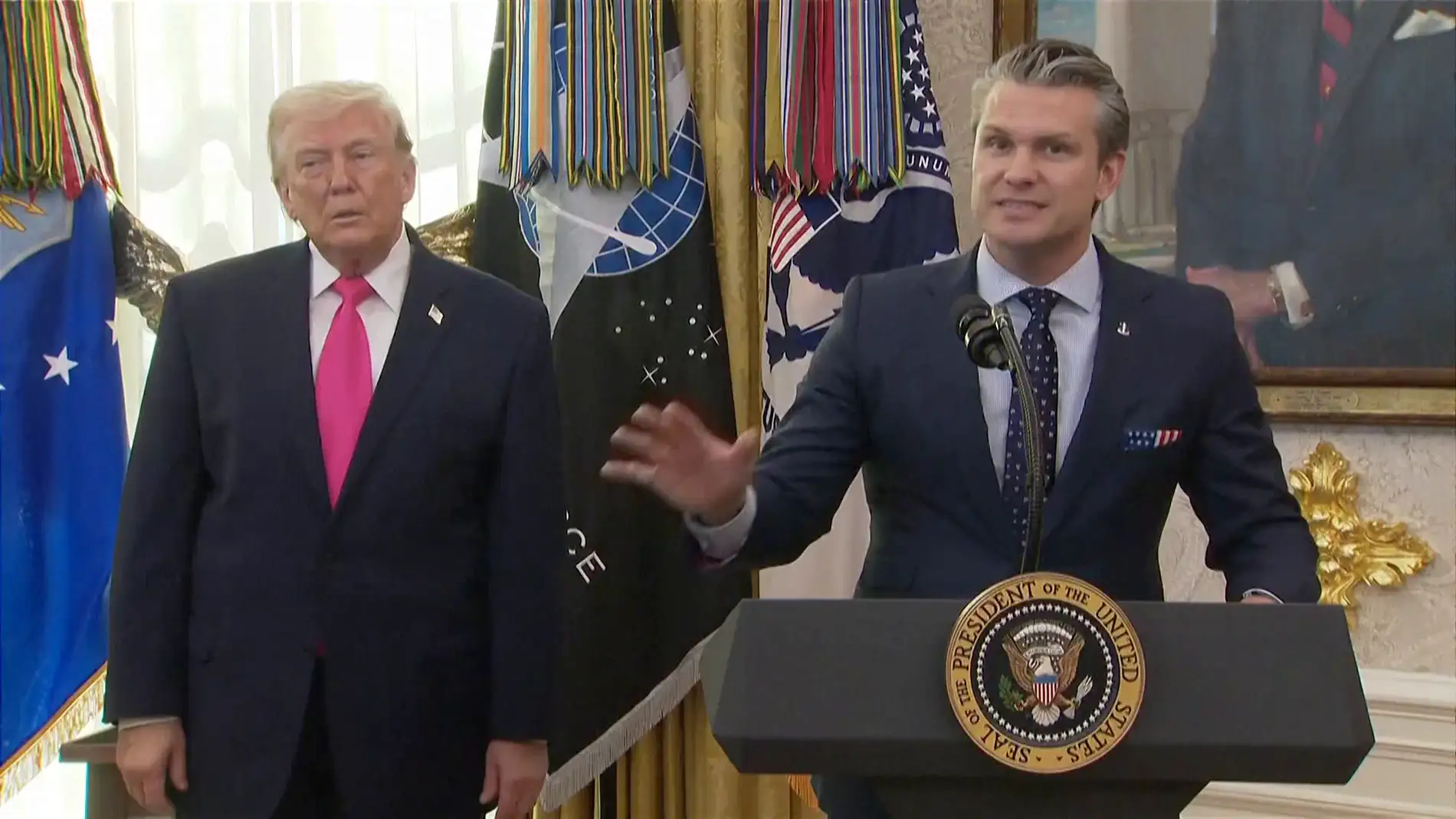 Pete Hegseth y Donald Trump Pete Hegseth y Donald Trump