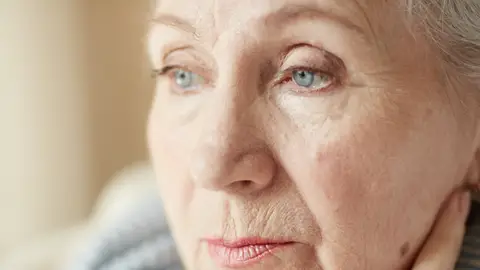 Mujer con arrugas Mujer con arrugas