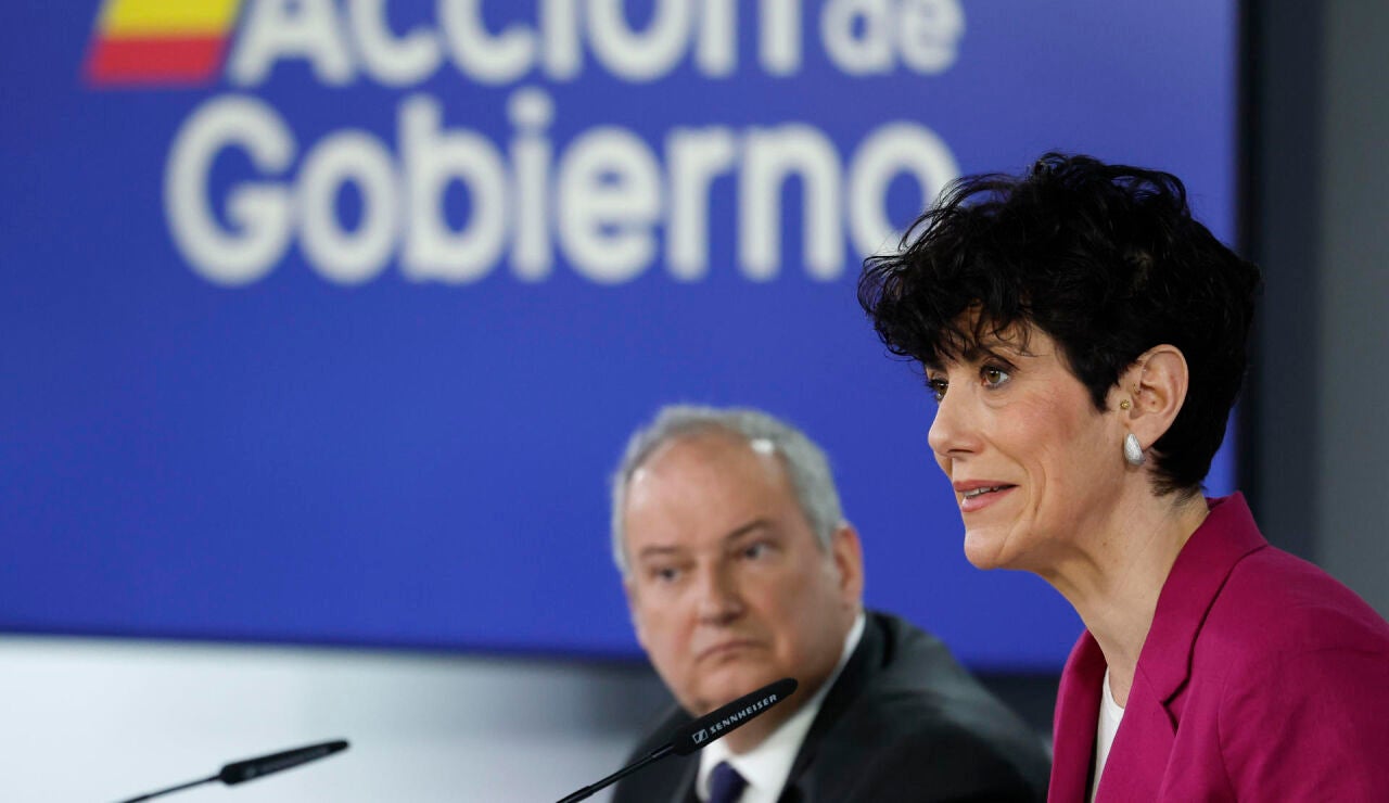 Elma Saiz, en rueda de prensa en Moncloa