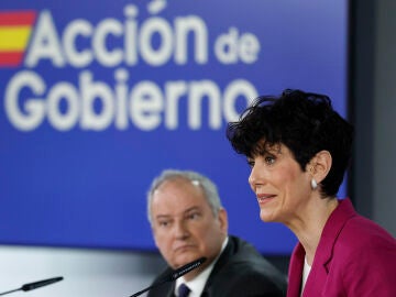 Elma Saiz, en rueda de prensa en Moncloa