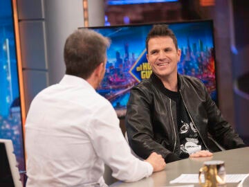 Dani Mart&iacute;n record&oacute; su an&eacute;cdota m&aacute;s surrealista de gira en El Hormiguero