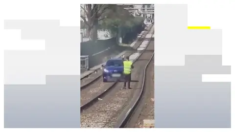 Conductor por las vías ferroviarias Conductor por las vías ferroviarias