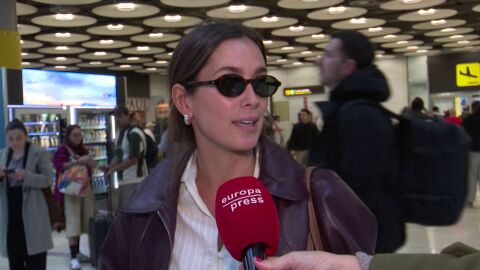 María Pombo atendiendo a los medios