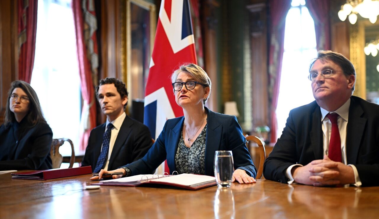 Ministra de Exteriores Yvette Cooper