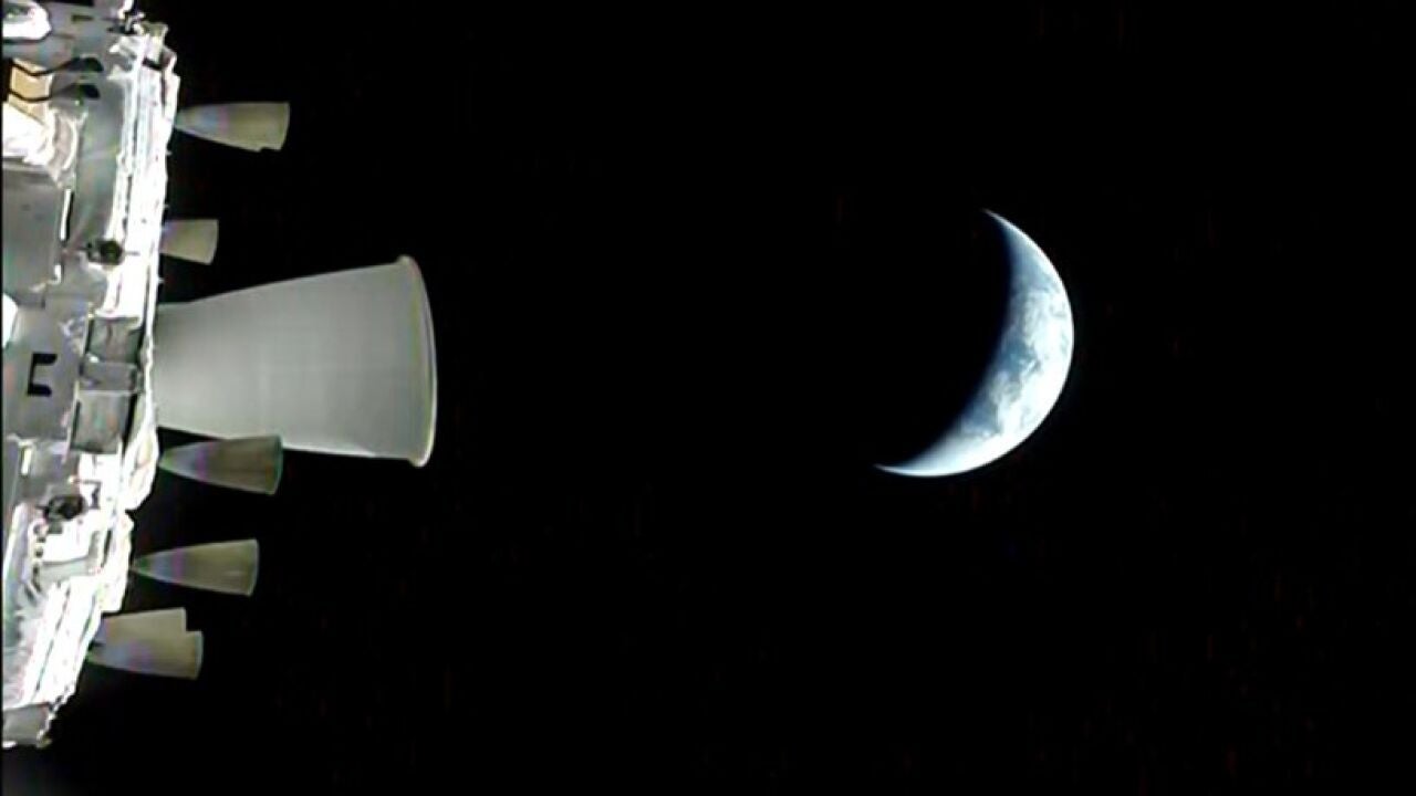 Misión Artemis II hoy en directo: La NASA sobrevuela por primera vez la cara oculta de la Luna