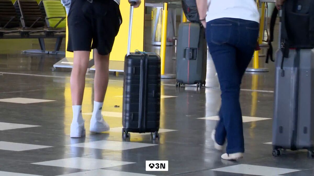 El buen tiempo atrae a muchos turistas a destinos de costa esta Semana Santa