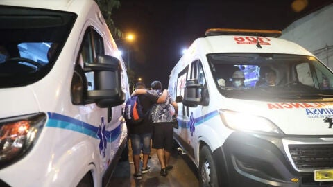 Un herido tras el desplome de la pared de un estadio en Lima
