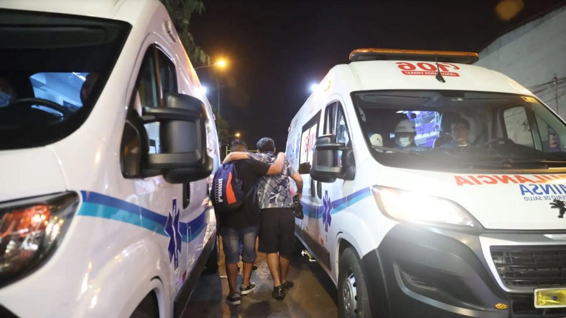 Un herido tras el desplome de la pared de un estadio en Lima