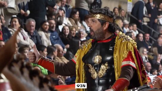 V&Iacute;DEO: L&oacute;pez Miras, presidente de Murcia, se disfraza de emperador romano un a&ntilde;o m&aacute;s