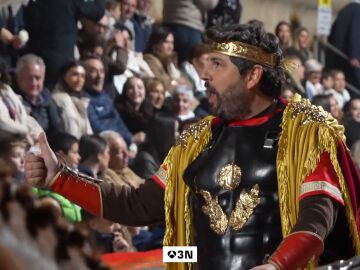 V&Iacute;DEO: L&oacute;pez Miras, presidente de Murcia, se disfraza de emperador romano un a&ntilde;o m&aacute;s