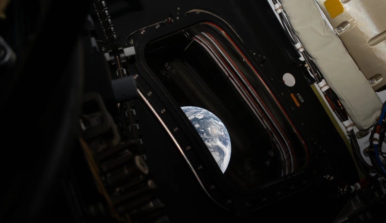 NASA Unveils 1st Earth Photos From Artemis II