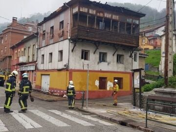 Hallan a una persona muerta en un incendio de una casa deshabitada en Caborana, Aller (Asturias)
