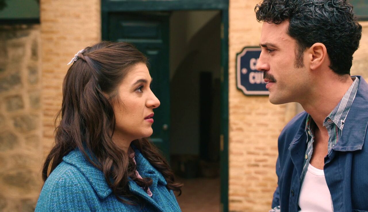 Carmen se reencuentra con David, su ex, en la f&aacute;brica y &eacute;l le promete que no volver&aacute; a intentar nada con ella