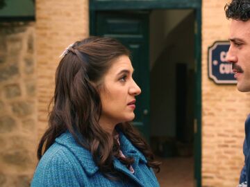 Carmen se reencuentra con David, su ex, en la f&aacute;brica y &eacute;l le promete que no volver&aacute; a intentar nada con ella