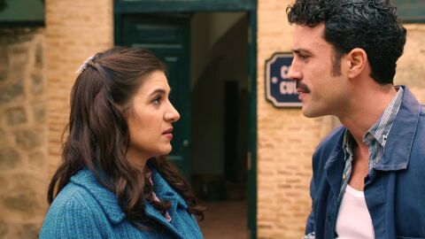 Carmen se reencuentra con David, su ex, en la f&aacute;brica y &eacute;l le promete que no volver&aacute; a intentar nada con ella