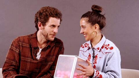 Los fans de Sue&ntilde;os de libertad ponen a prueba a Carolina Lapausa y Guillermo Barrientos con un divertido juego