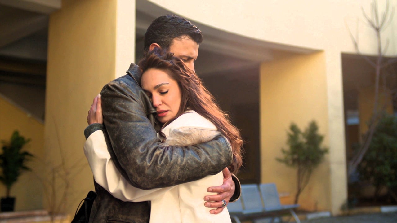 Nare abraza a Sahin sin saber que Demir los está fotografiando