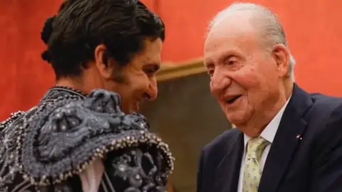 rey emérito rey emérito