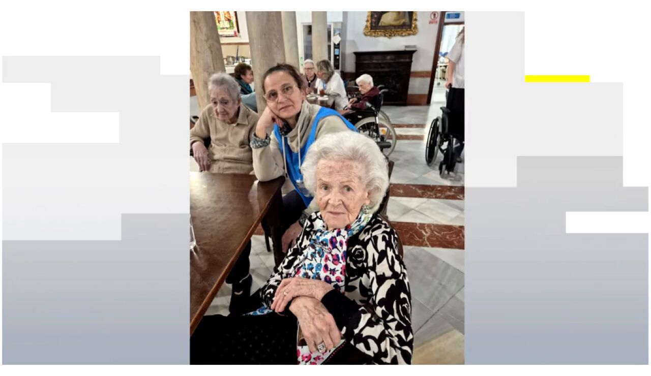 Eulalia vive en una residencia de la que sale a pasear a diario