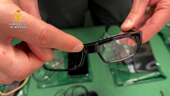 Una gafas inteligentes para aprobar de manera fraudulenta el carnet de conducir