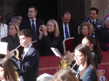 Infantas Elena y Cristina en Semana Santa Infantas Elena y Cristina en Semana Santa