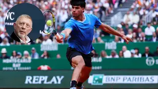 Carlos Alcaraz, en acción en Montecarlo ante Sebastián Báez