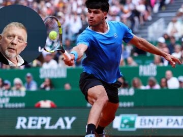 Carlos Alcaraz, en acci&oacute;n en Montecarlo ante Sebasti&aacute;n B&aacute;ez