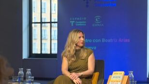 Beatriz Arias presenta su novela 'Soy la nueva'