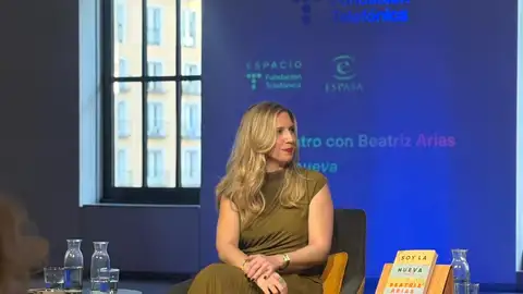 Beatriz Arias presenta su novela 'Soy la nueva' Beatriz Arias presenta su novela 'Soy la nueva'