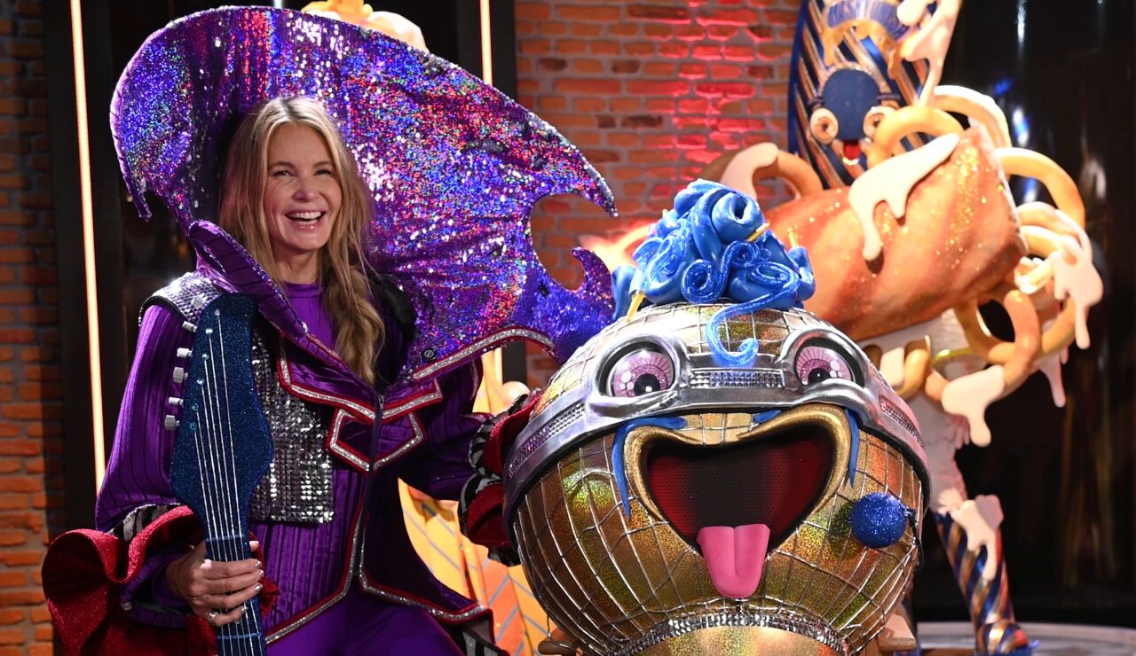 Elle MacPherson, Micr&oacute;fono de Mask Singer