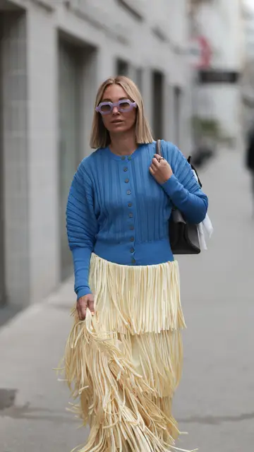 Mujer vestida de azul cerúleo Mujer vestida de azul cerúleo
