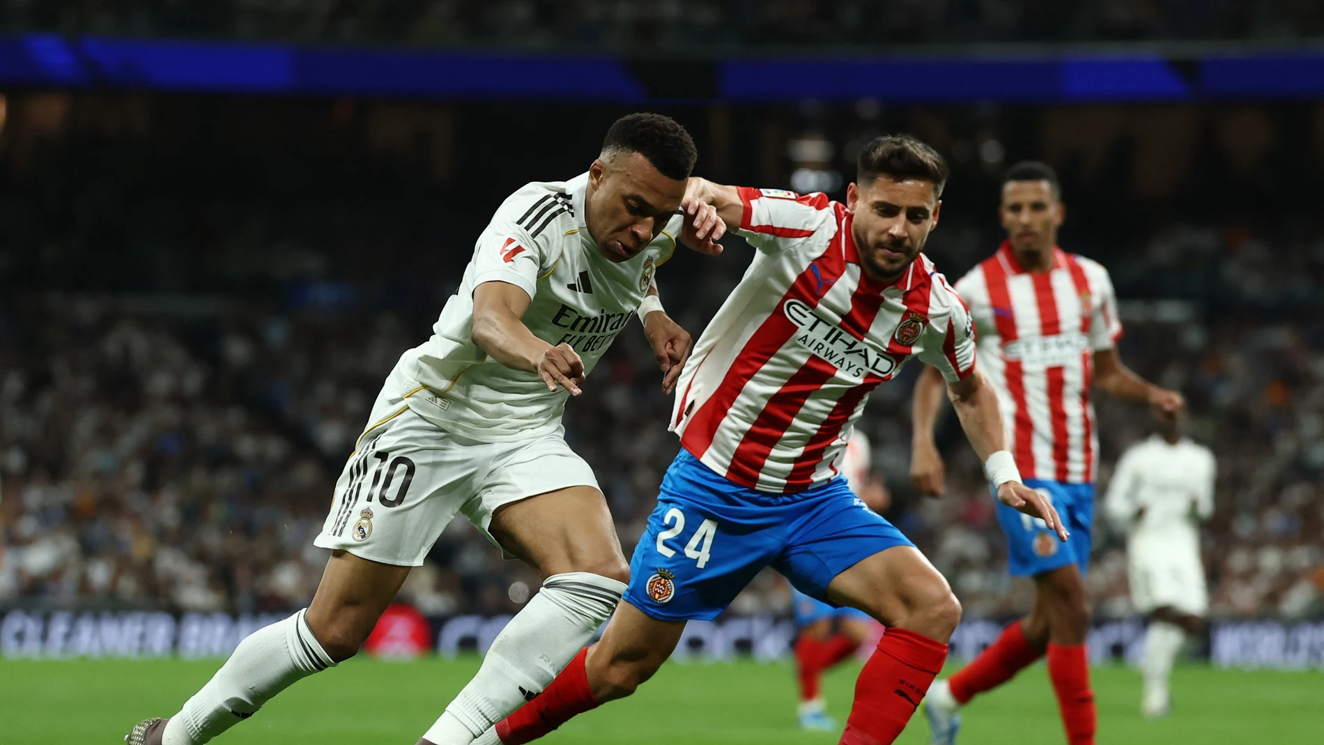 https://fotografias.antena3.com/clipping/cmsimages01/2026/04/10/86E7C55C-76E2-4BB2-B614-80852829321F/real-madrid-girona-santiago-bernabeu_98.jpg?crop=3610,2031,x0,y0&width=1900&height=1069&optimize=low&format=webply