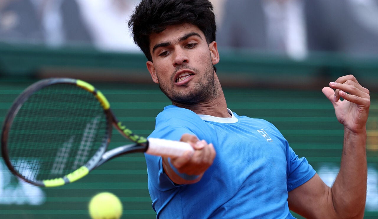 Carlos Alcaraz en el duelo ante Bublik en Montecarlo 