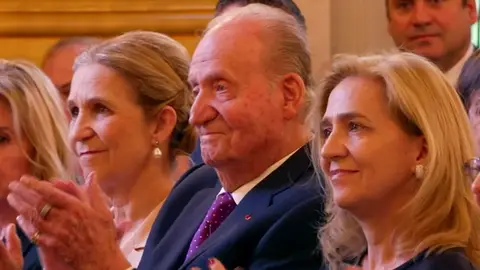 La infanta Elena, don Juan Carlos y a infanta Cristina La infanta Elena, don Juan Carlos y a infanta Cristina