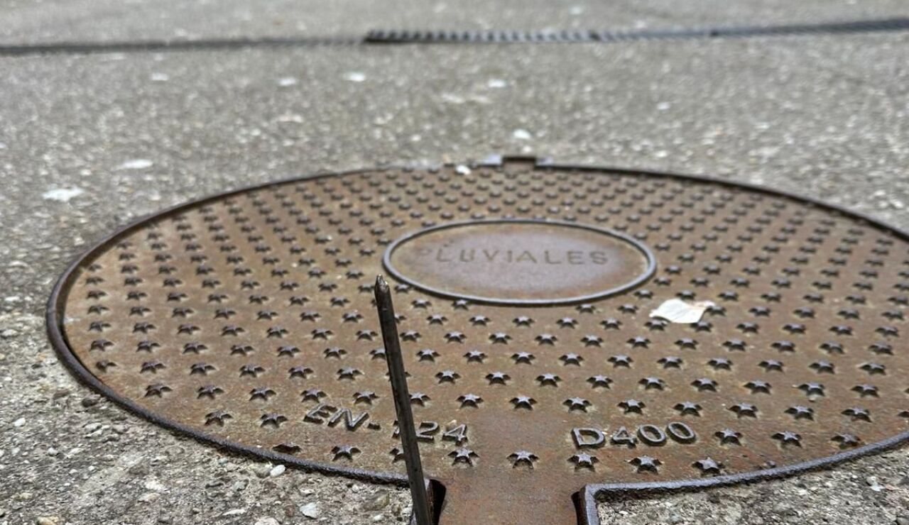 Colocaba clavos de siete cent&iacute;metros en alcantarillas para reventar coches: &ldquo;Le molestaba el ruido del tr&aacute;fico&rdquo;