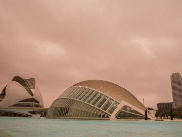 El tiempo este s&aacute;bado en la Comunitat Valenciana: cielo poco nuboso, polvo en suspensi&oacute;n y precipitaciones d&eacute;biles