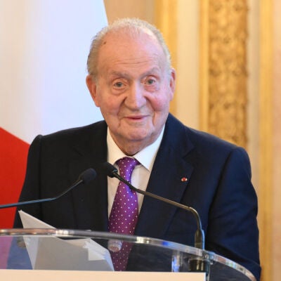 El rey Juan Carlos agradeciendo su premio en Par&iacute;s