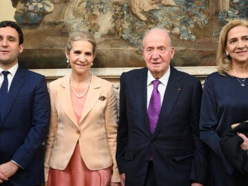 Froil&aacute;n, la infanta Elena, don Juan Carlos y la infanta Cristina en Par&iacute;s
