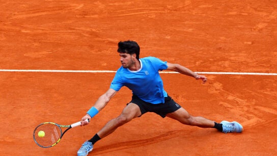 Carlos Alcaraz, en acci&oacute;n en Montecarlo